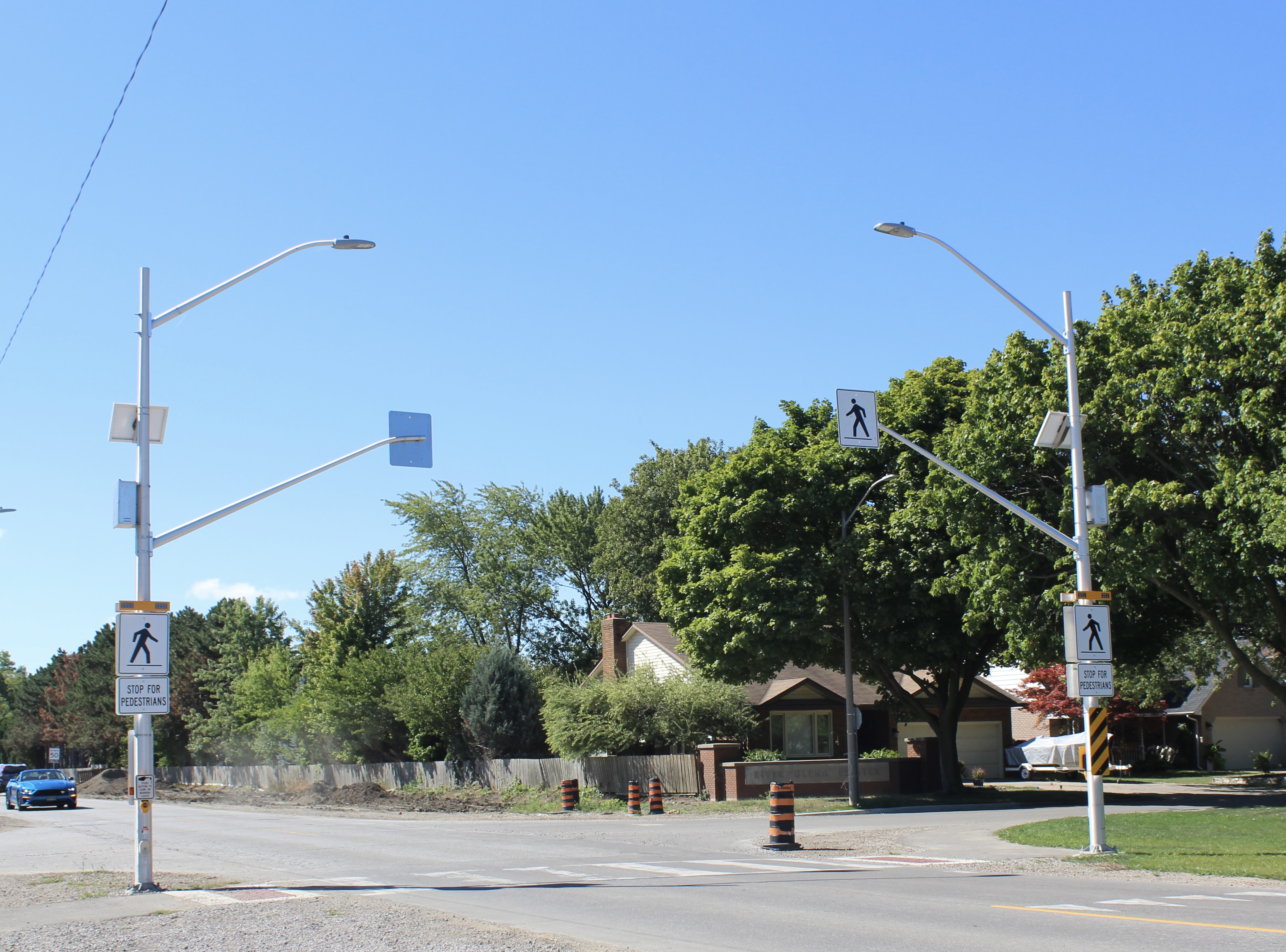 crossover on manning rd 